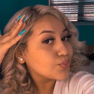 Meet your Posher, Natalie